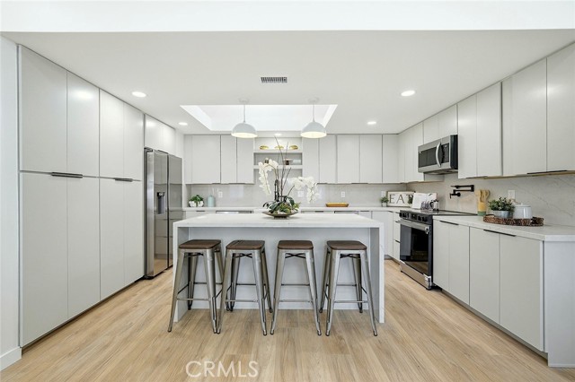 Detail Gallery Image 5 of 51 For 1462 Merion Way M2 - 30k,  Seal Beach,  CA 90740 - 2 Beds | 2 Baths