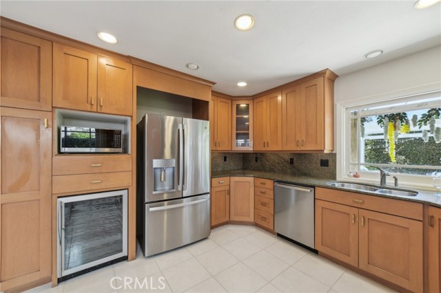 Detail Gallery Image 17 of 40 For 17675 Rainglen, Huntington Beach,  CA 92649 - 3 Beds | 2/1 Baths