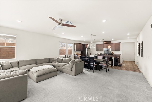 Detail Gallery Image 11 of 36 For 16744 Stags Leap Ln, Fontana,  CA 92336 - 4 Beds | 3 Baths