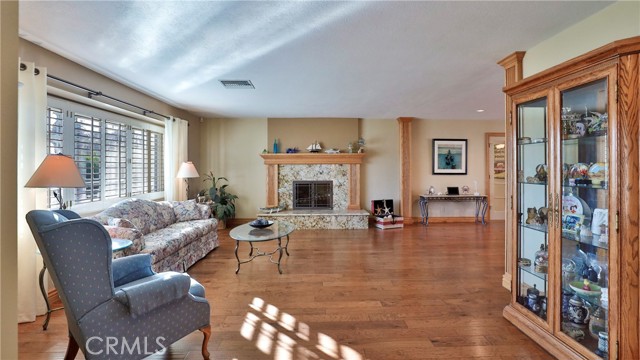 Detail Gallery Image 7 of 71 For 635 W 16th, Upland,  CA 91784 - 3 Beds | 2 Baths