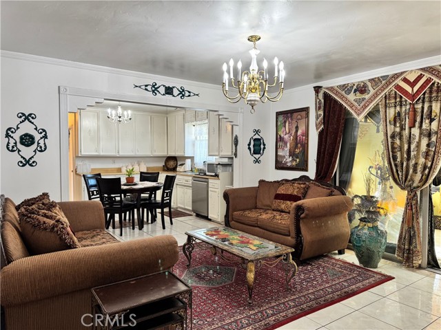 2064 E Campus Way, Hemet CA: https://media.crmls.org/medias/b93fb42b-355b-4f06-b69d-c820d3a10363.jpg