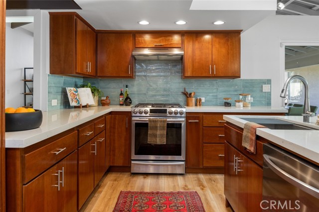 Detail Gallery Image 24 of 64 For 5360 E El Jardin St, Long Beach,  CA 90815 - 4 Beds | 3 Baths