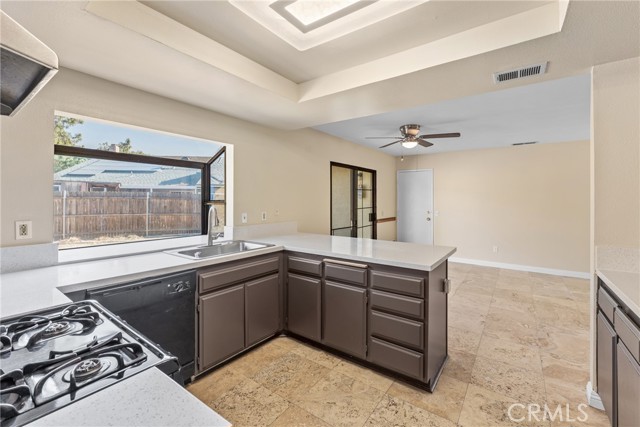 Detail Gallery Image 15 of 40 For 2395 Marigold St, San Bernardino,  CA 92407 - 4 Beds | 2 Baths