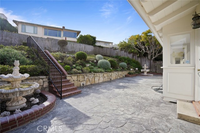 644 Via Del Monte, Palos Verdes Estates, California 90274, 2 Bedrooms Bedrooms, ,2 BathroomsBathrooms,Residential,Sold,Via Del Monte,PV23060716