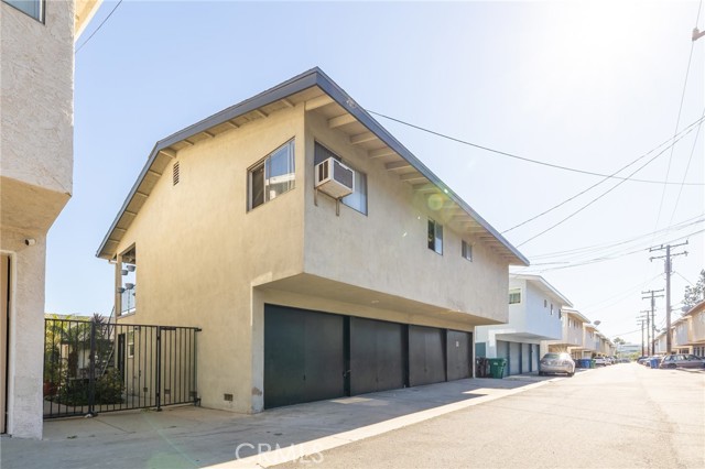 Image 31 of 38 For 4110 Hathaway Ave