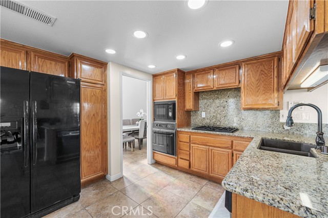 1215 Date Palm Drive, Palmdale CA: https://media.crmls.org/medias/b941b22e-5705-46a9-83fa-4d247a07e82c.jpg