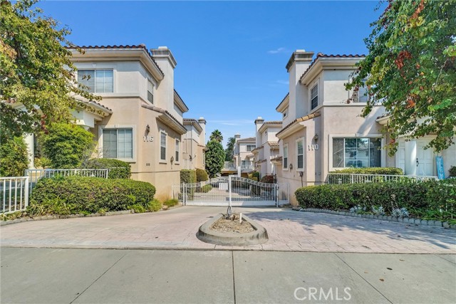 Detail Gallery Image 1 of 1 For 112 N Marengo Ave #B,  Alhambra,  CA 91801 - 2 Beds | 2/1 Baths