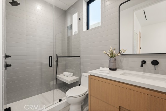 Image 16 of 38 For 13536 Morrison Street