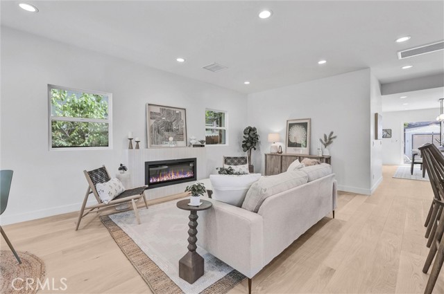 808 S Los Robles Avenue, Pasadena CA: https://media.crmls.org/medias/b9434fb7-fc50-4303-bb15-5b240477bfc6.jpg