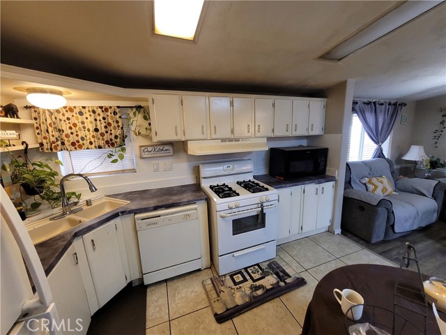 Detail Gallery Image 17 of 48 For 11106 Baldy Mesa Rd, Victorville,  CA 92392 - 3 Beds | 2 Baths