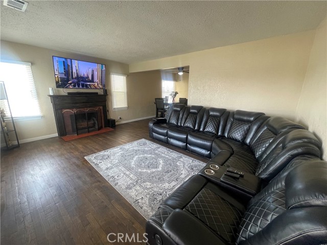 Detail Gallery Image 7 of 17 For 3016 N D St, San Bernardino,  CA 92405 - 2 Beds | 1 Baths