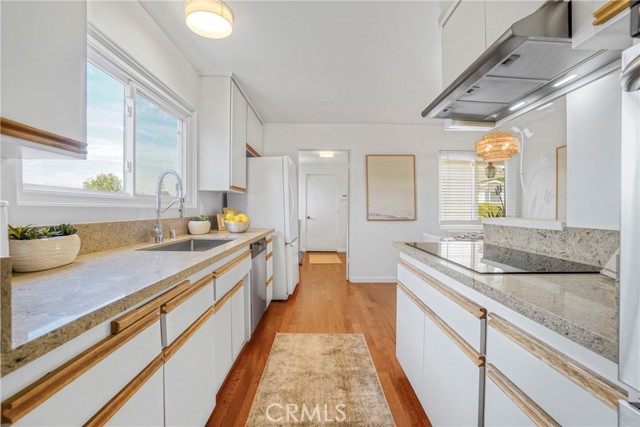 28231 Trailriders Drive, Rancho Palos Verdes CA: https://media.crmls.org/medias/b944a700-1feb-4761-9909-655892ddabf4.jpg