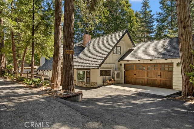 Detail Gallery Image 3 of 53 For 275 Greenleaf Ln, Lake Arrowhead,  CA 92352 - 3 Beds | 3 Baths