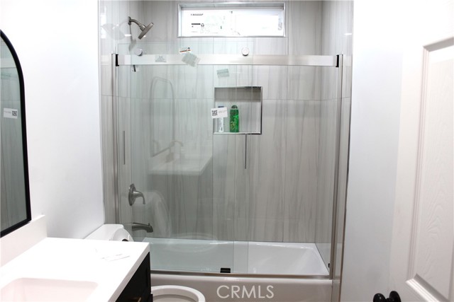 15836 Celtic Street, Granada Hills CA: https://media.crmls.org/medias/b9460871-9a91-45aa-8043-6624aeaf3606.jpg