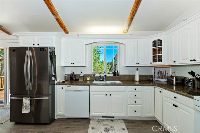 Detail Gallery Image 17 of 38 For 42057 Sky View Ridge, Big Bear Lake,  CA 92315 - 3 Beds | 2 Baths