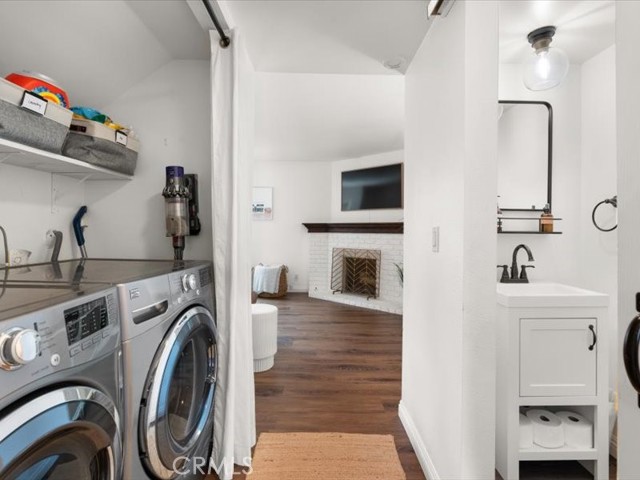 2157 Pacific Avenue, Costa Mesa CA: https://media.crmls.org/medias/b9471b72-9bd3-4f84-9ae4-a003287e8393.jpg