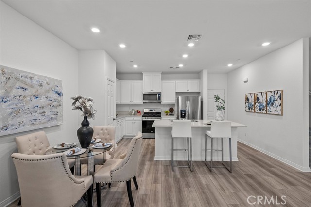 3981 E Huntington Street, Ontario CA: https://media.crmls.org/medias/b947d817-0bf2-4f44-9455-e3702081bc5f.jpg