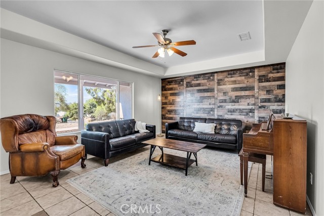 18150 Granite Avenue, Riverside CA: https://media.crmls.org/medias/b9480ae9-5a95-42ce-a7ba-858b14c8b497.jpg