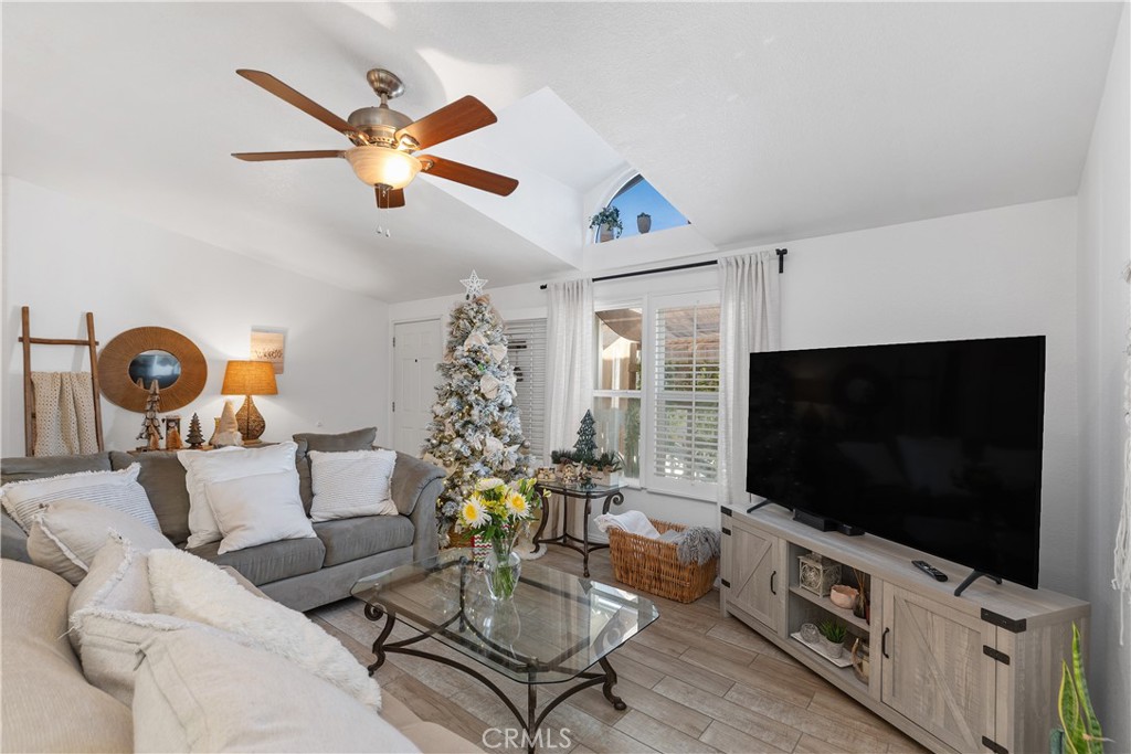 MLS #OC25215640 image #8