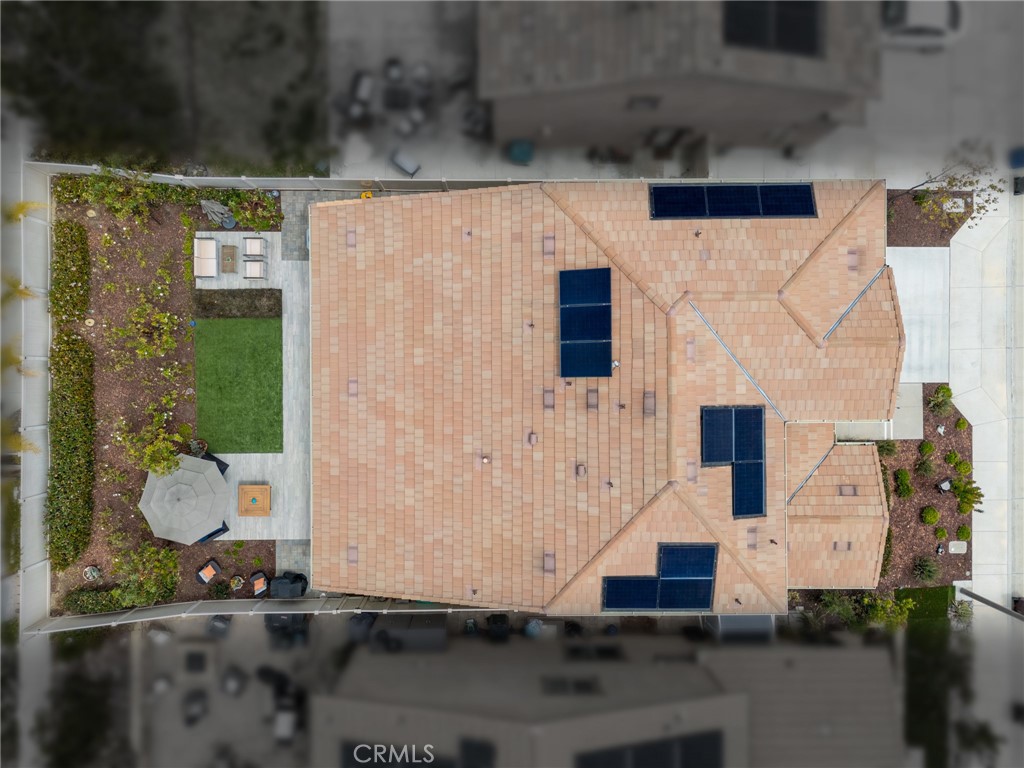 https://media.crmls.org/medias/b94a4087-bc4b-40a7-b42e-0a0ac1e7f366.jpg?preset=X-Large