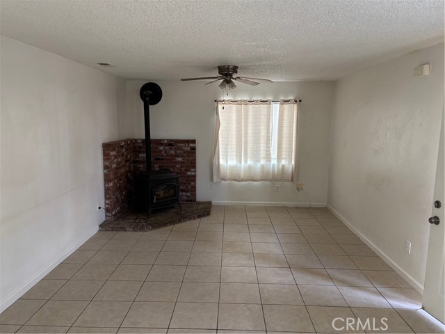 Detail Gallery Image 2 of 16 For 20416 20416 Sierra Ave., Tehachapi,  CA 93561 - 3 Beds | 1/1 Baths