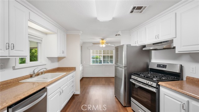 1422 Rainbrook Way, Corona CA: https://media.crmls.org/medias/b94a92af-79a6-4c0b-b911-9401d6647c21.jpg