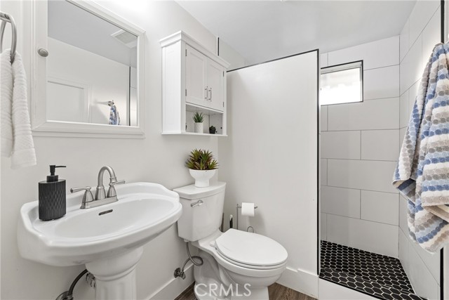 Detail Gallery Image 10 of 33 For 113 N Ivy Ave #113 & 115,  Monrovia,  CA 91016 - 3 Beds | 2 Baths