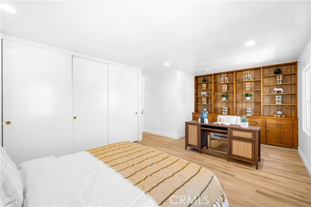 20 Grant, Irvine CA: https://media.crmls.org/medias/b94ac62c-2bfa-4e1e-9bb5-9e51a7cf601b.jpg