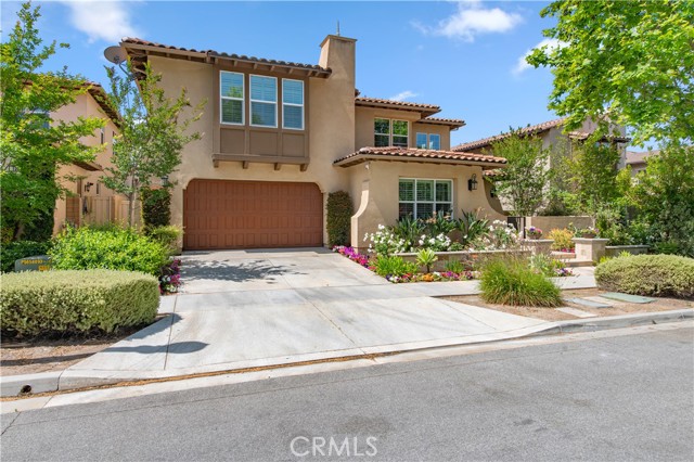 124 Cruiser, Irvine CA: https://media.crmls.org/medias/b94b5df7-2eaf-41b0-a54a-c9887eeeff89.jpg