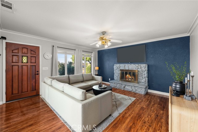 Detail Gallery Image 4 of 27 For 1048 Bluecrest St, Corona,  CA 92882 - 3 Beds | 2 Baths