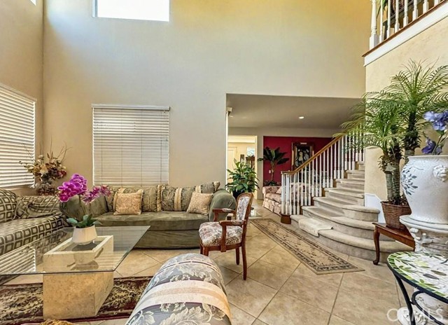 Detail Gallery Image 5 of 7 For 1652 Tiesa, Oxnard,  CA 93030 - 5 Beds | 2/1 Baths