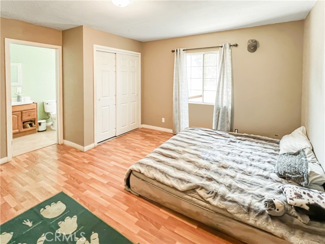 Detail Gallery Image 5 of 12 For 5500 Tamarack St, Bakersfield,  CA 93307 - 3 Beds | 2 Baths
