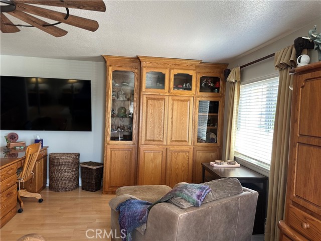 Detail Gallery Image 30 of 72 For 5370 Wrangler Dr, Fontana,  CA 92336 - 4 Beds | 2/1 Baths