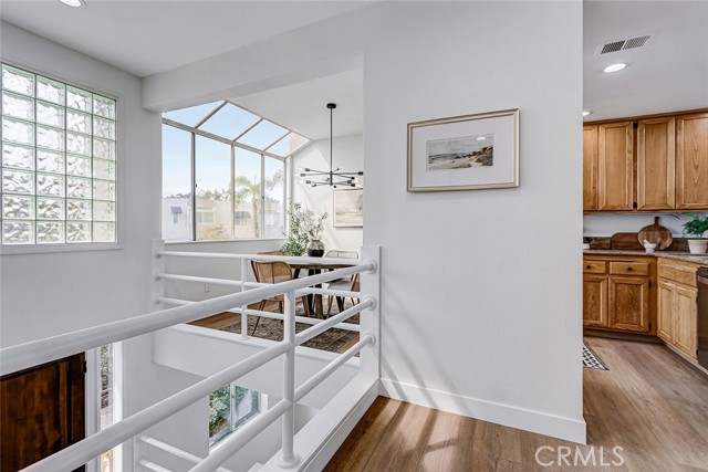 Detail Gallery Image 5 of 39 For 501 Herondo #18,  Hermosa Beach,  CA 90254 - 3 Beds | 2 Baths