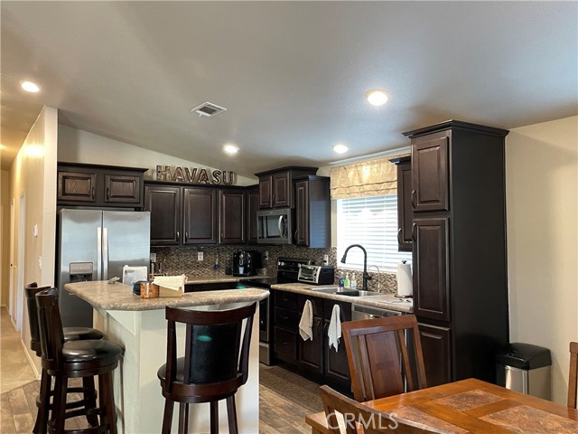 Detail Gallery Image 11 of 37 For 12600 Havasu Lake Rd #57,  Needles,  CA 92363 - 3 Beds | 2 Baths