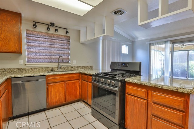 134 N Woodlake Street, Lake Elsinore CA: https://media.crmls.org/medias/b94e4272-3471-4849-8071-b3b9d38ae87b.jpg
