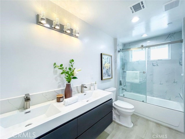 Detail Gallery Image 2 of 34 For 205 S Avenue 59, Los Angeles,  CA 90042 - 3 Beds | 3/1 Baths