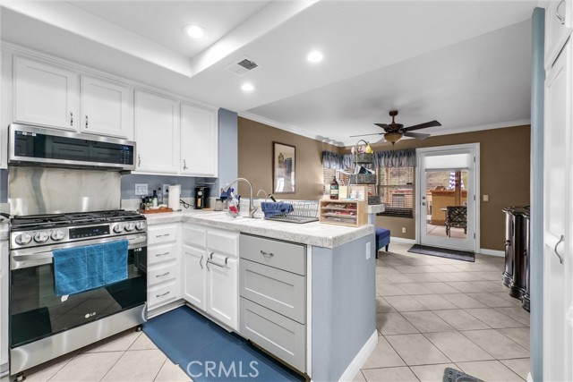12284 Sandy Creek, Riverside CA: https://media.crmls.org/medias/b94e68b4-dec3-44a3-8104-fa3a11301971.jpg