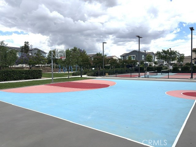https://media.crmls.org/medias/b94f3c1a-3f12-4034-998f-88167ca54733.jpg?preset=X-Large