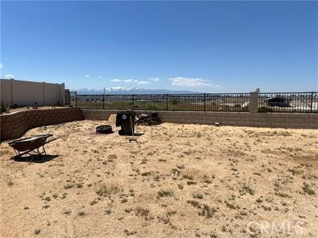 17623 Park Terrace Court, Victorville CA: https://media.crmls.org/medias/b94f7daf-0ec6-420b-abbe-0ce0f53663cf.jpg