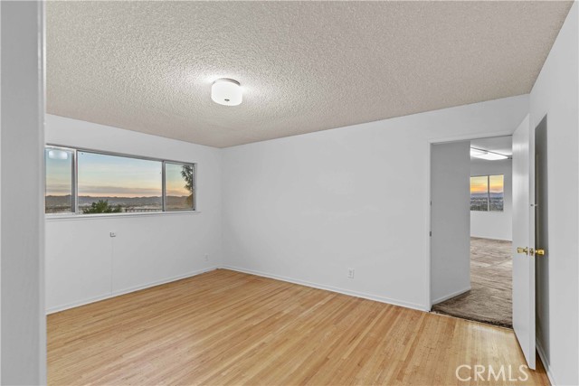 Detail Gallery Image 42 of 63 For 9960 Milburn, Sun Valley,  CA 91352 - 4 Beds | 2 Baths