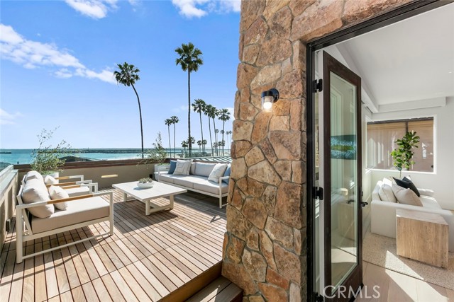 Detail Gallery Image 9 of 47 For 3130 Breakers, Corona Del Mar,  CA 92625 - 3 Beds | 2/1 Baths