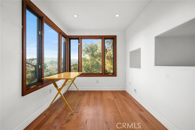 4104 Sea View Drive, Los Angeles CA: https://media.crmls.org/medias/b9505e61-64a4-4160-b0ab-4642a6759fba.jpg