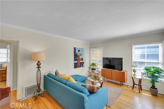 Detail Gallery Image 2 of 32 For 4270 Troost, Studio City,  CA 91604 - 2 Beds | 1 Baths