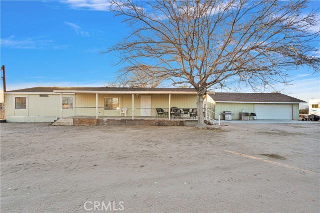 Detail Gallery Image 1 of 68 For 11048 Meteor Way, Lucerne Valley,  CA 92356 - 4 Beds | 2 Baths