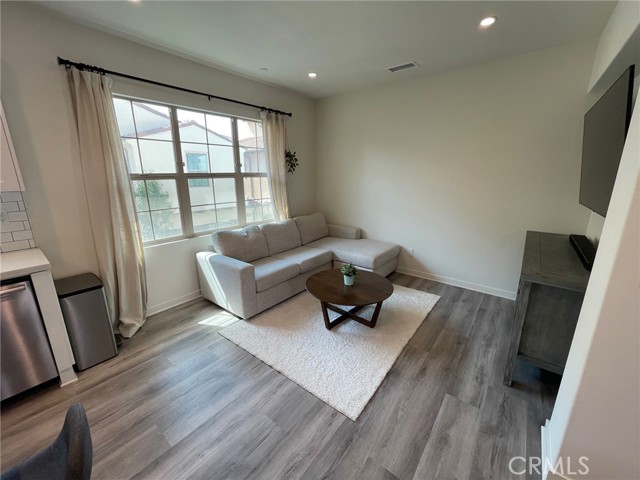 Detail Gallery Image 4 of 29 For 152 Elkhorn, Irvine,  CA 92618 - 2 Beds | 2/1 Baths