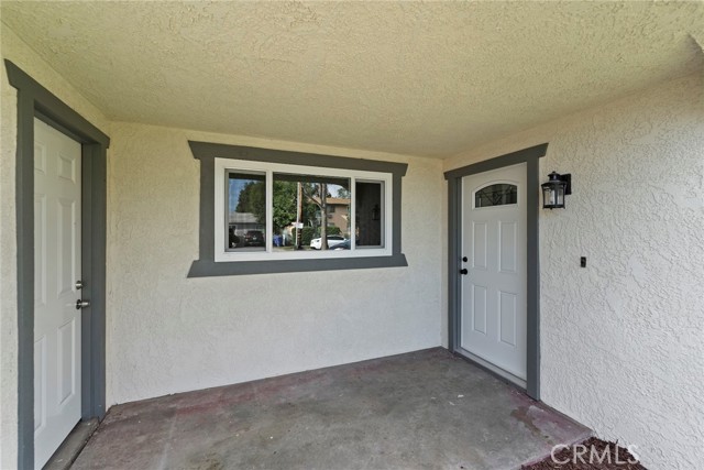 Detail Gallery Image 4 of 37 For 9352 Olive St, Fontana,  CA 92335 - 3 Beds | 2 Baths