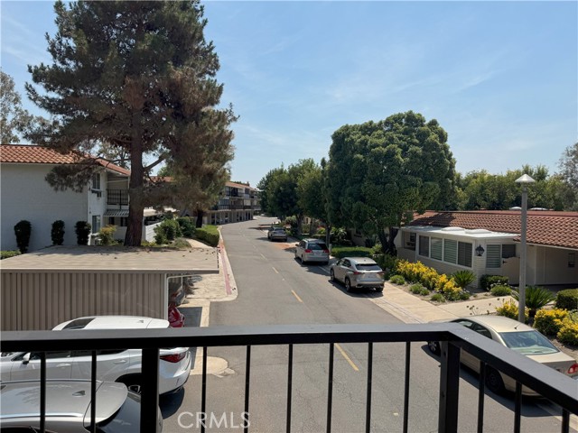 3300 Via Carrizo, Laguna Woods CA: https://media.crmls.org/medias/b951ea20-0a13-4fec-aa10-edf24af29cd6.jpg