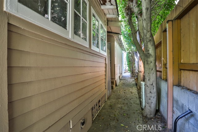 Detail Gallery Image 14 of 19 For 238 Bicknell, Santa Monica,  CA 90405 - – Beds | – Baths