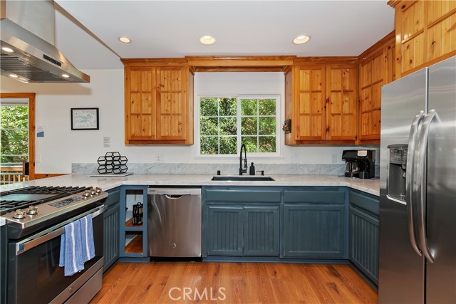 1348 Manzanita Way, Lake Arrowhead CA: https://media.crmls.org/medias/b952f552-5b60-4f63-83ff-41d3618b61d6.jpg